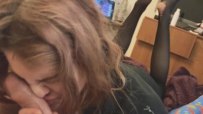 Họng tinh ranh, ống quần rách và gót rách rất vui được gặp